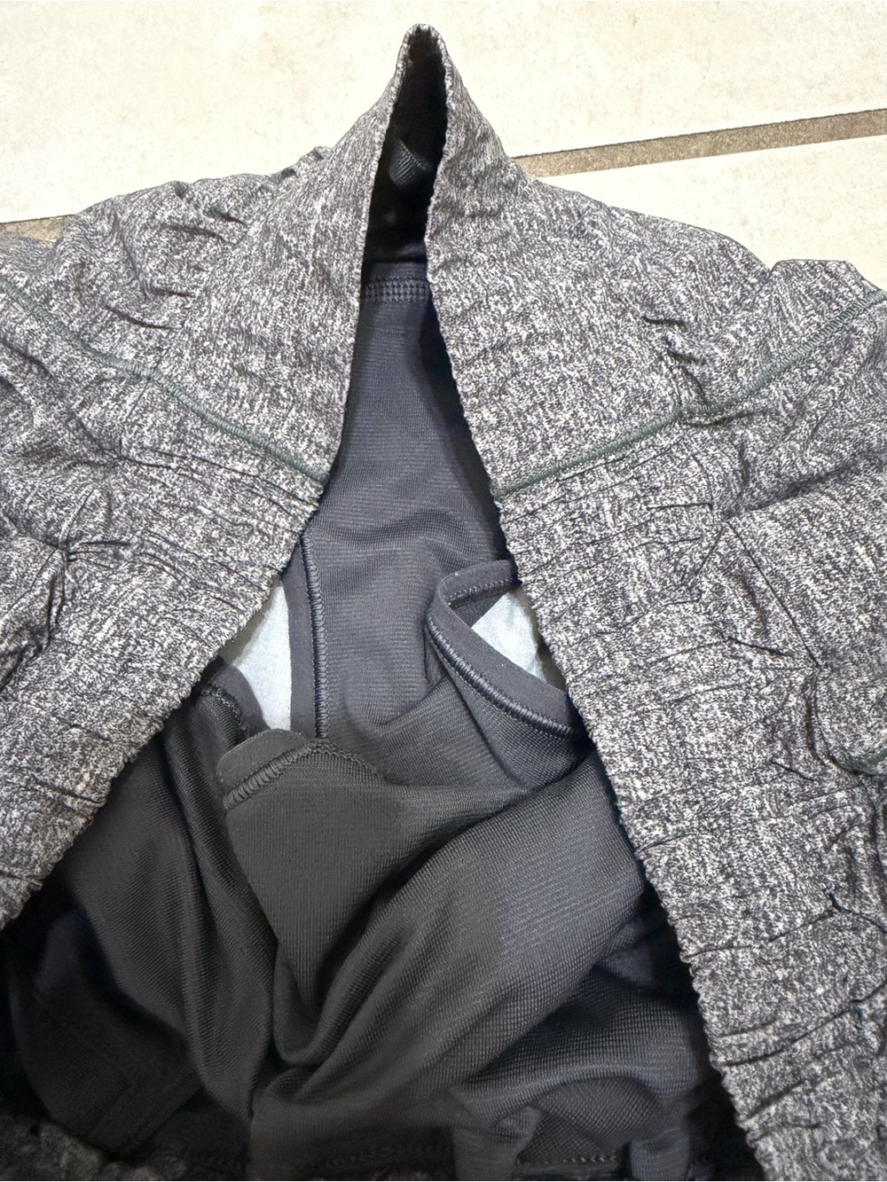 Lululemon Hotty Hot Short Low Rise 4” - Picture 3 of 4